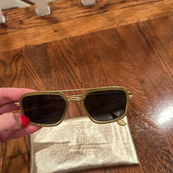 I-sea sunglasses square gold frame green black tinted lens - Image 9