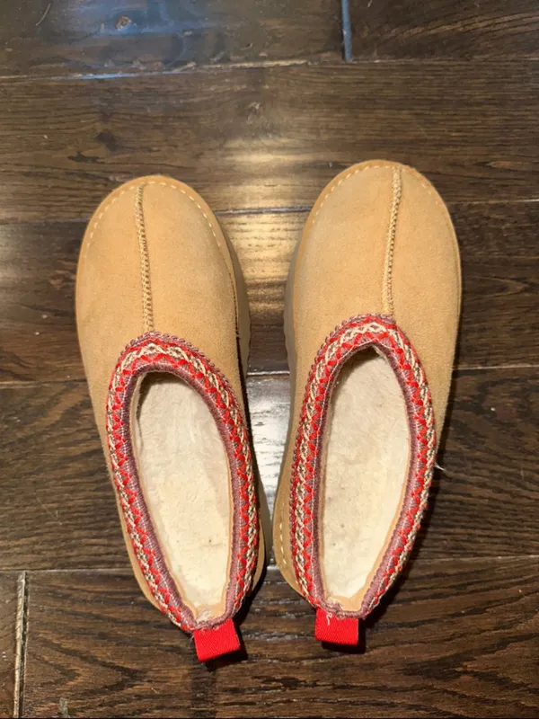 Cozy Tan Slip-On Slippers with Red Trim size 41/9.5 - Image 6