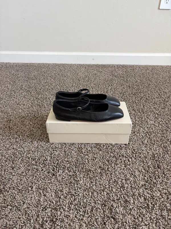 Tony Bianco BAMBI flats in BLACK VENICE, size 5.5 - Image 5