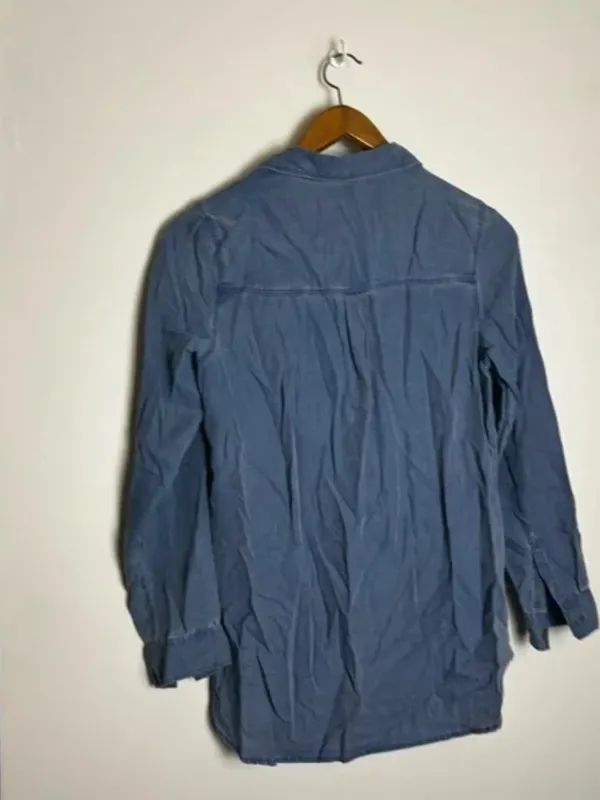 Old Navy Chambray Blue Classic Button-Front Long Sleeve Shirt - Image 6