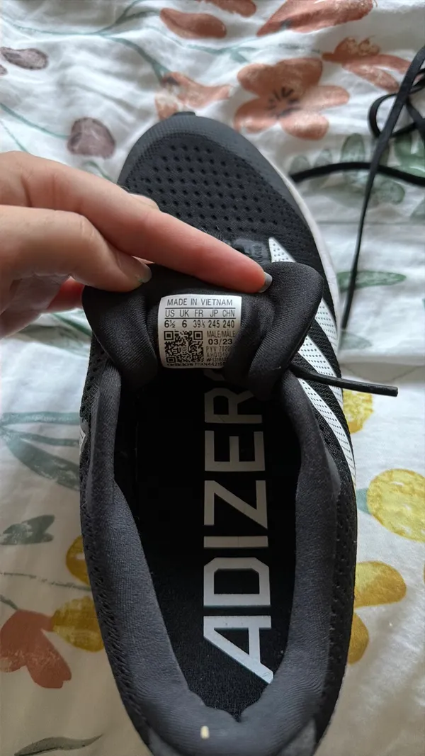 Adidas Black Tennis Shoes - Image 3
