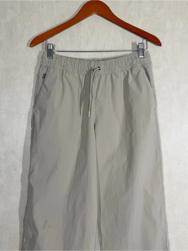 Athleta Women’s Midday Mid Rise Crop Poplin Pants Lightweight UPF 40+ in Ecru S - Image 3