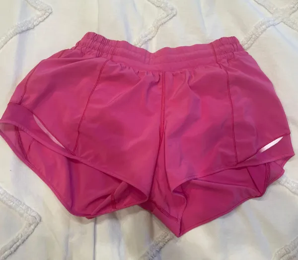 Hotty Hot Shorts 4” Sonic Pink - Image 2