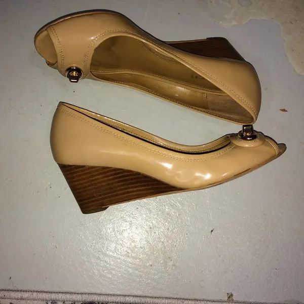 Coach Perry Peep Toe Wedge Sz 5.5 - Image 9