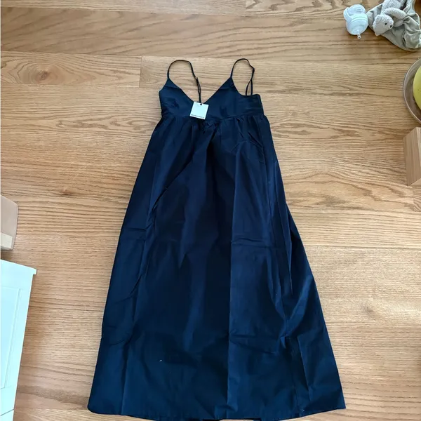 Rumored navy dress Size XS - Image 8