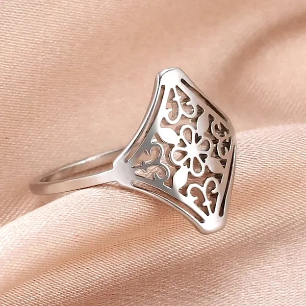 14k White Gold Plated 316L Cut Out‎ Filigree Ring, Size 6 - Image 7