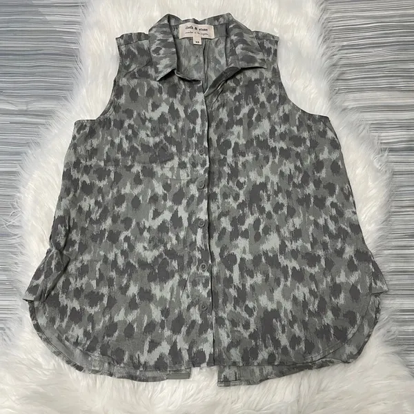 Anthropologie Cloth & Stone Gray Leopard Sleeveless Top - Image 5