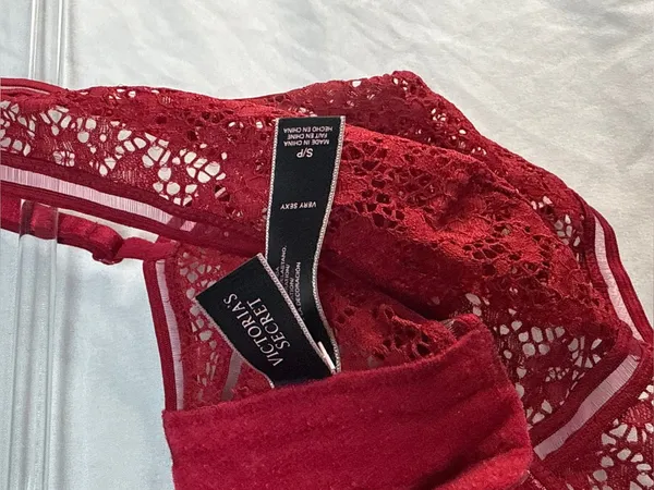 Victoria's Secret Red Triangle Wire-Free Lace Bra Bralette Lingerie - Image 4