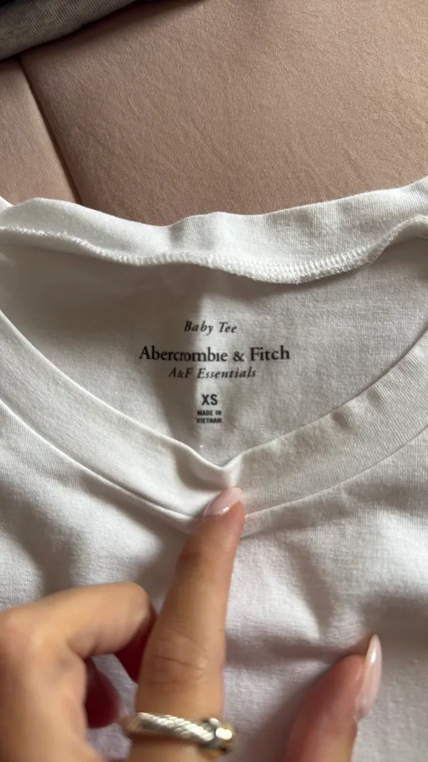 Abercrombie and fitch baby tee - Image 2