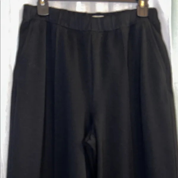 On 34th Size M Black Wide - Image 2
