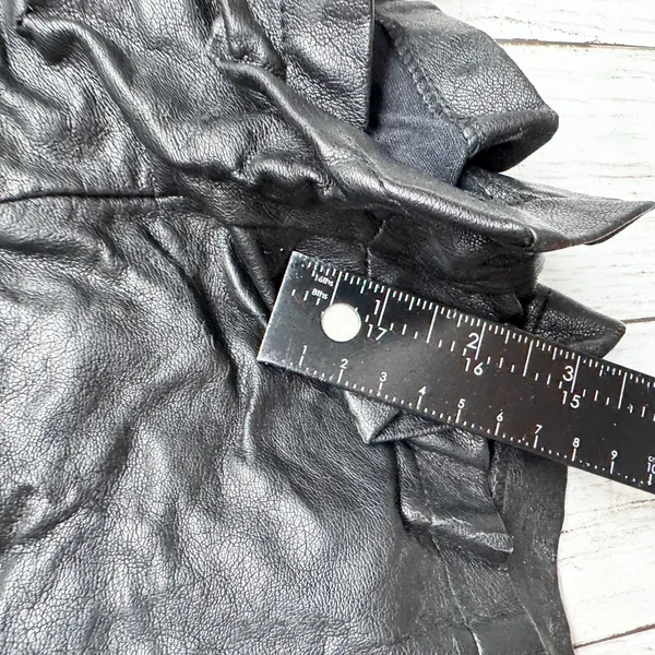 Sparkle & Fade Shorts Women 4 Black Leather Zip‎ Back Outseam Detail Chic Goth - Image 6