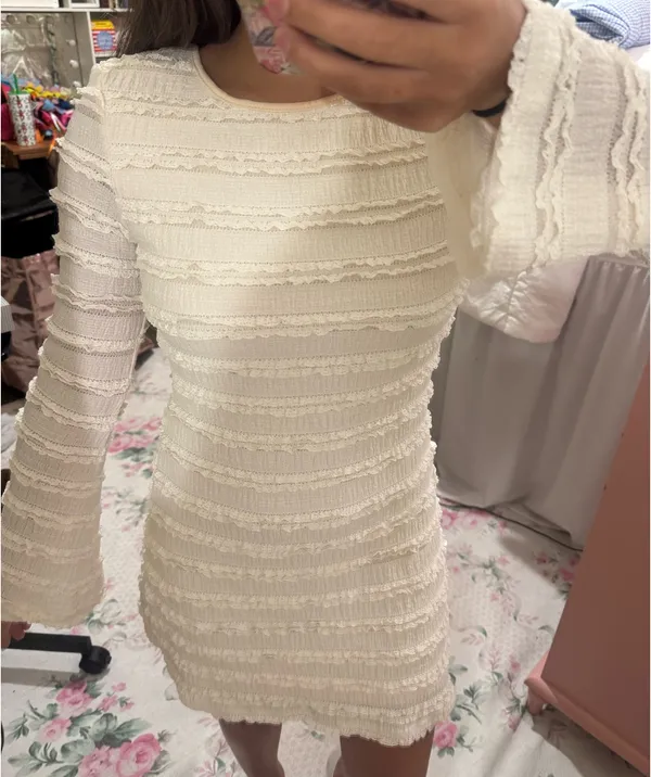 Elegant White Lace Dress - Image 2