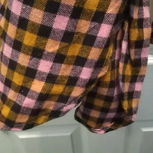 FINAL MARKDOWN Ladies' NWT Old Navy Flannel Top (L) - Image 8