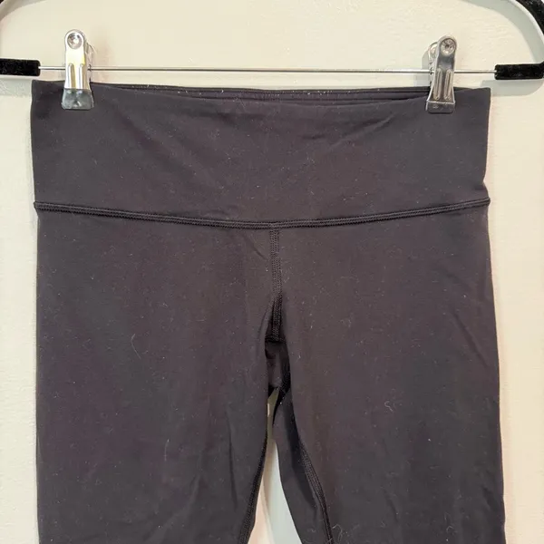 Lululemon WunderUnder Cropped Low Rise Black Leggings Size 6 - Image 2