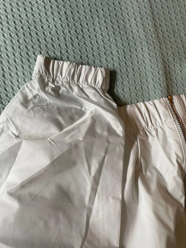 Forever 21 Rain Jacket Cropped - Image 2