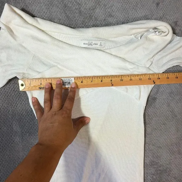 Abercrombie & Fitch Women’s Small Ivory Ribbed Off Shoulder Wrap Long Sleeve Top - Image 6