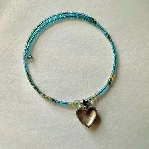 Blue beaded rhinestone heart choker necklace - Image 4