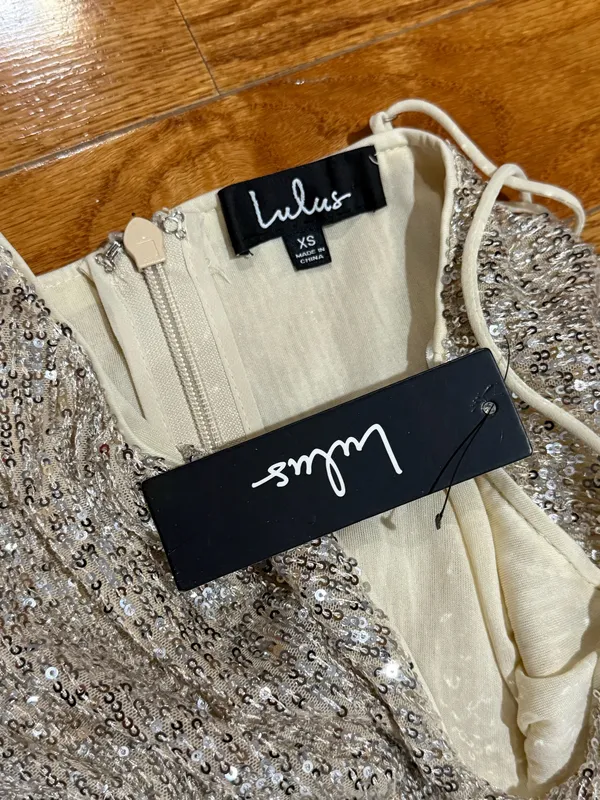 NWT Lulus Sequin Surplice Jumpsuit XS - Image 7