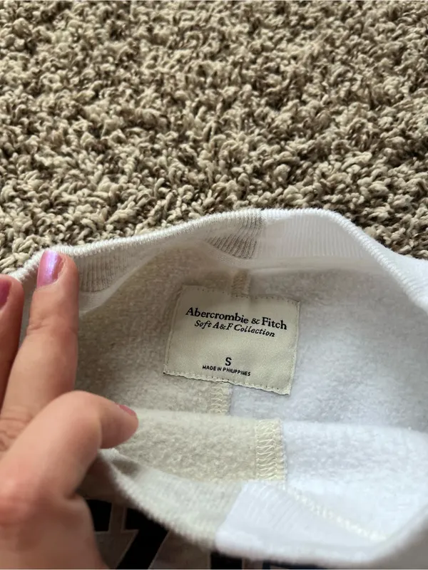 Abercrombie & Fitch Half & Half Destination Crewneck Sweatshirt - Image 3
