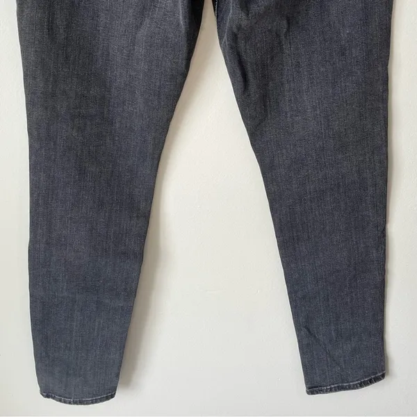 Levi Strauss 721 High Rise Skinny Jean in Faded Black Size 31 - Image 10