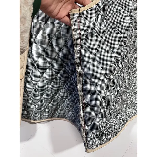 Boutique Vintage Style Beige Quilted Vest Women's Size L Floral Embroidery Pockets - Image 6