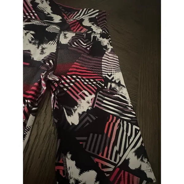 Calvin Klein Women's XS Biker Shorts Abstract Pattern 9" Inseam MSRP $39.50 - Image 3