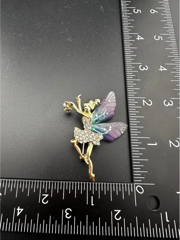 Elegant Forest Deer Brooch Pin for Women - Image 4