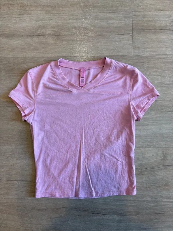 Skims V Neck Cropped Cotton Tee  - Image 4