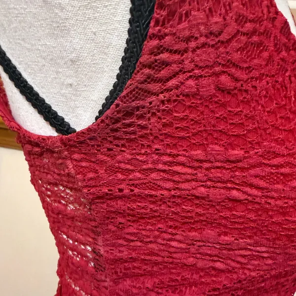 Forever 21 | Burgundy Lace Crochet Scoop Tank size small - Image 3