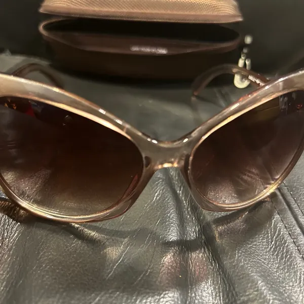 Chic Brown Sunglasses - Image 2