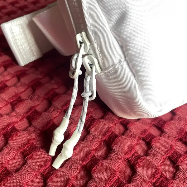 Fabletics The Belt Bag White Waist Pack Crossbody Adjustable Strap NWT OS - Image 7