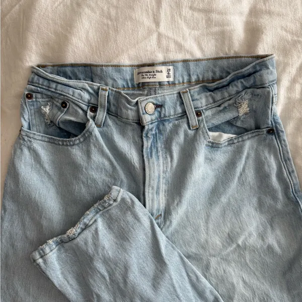 Abercrombie Women’s90s Straight Ultra High Rise Distressed Jeans, Size 6r - Image 6