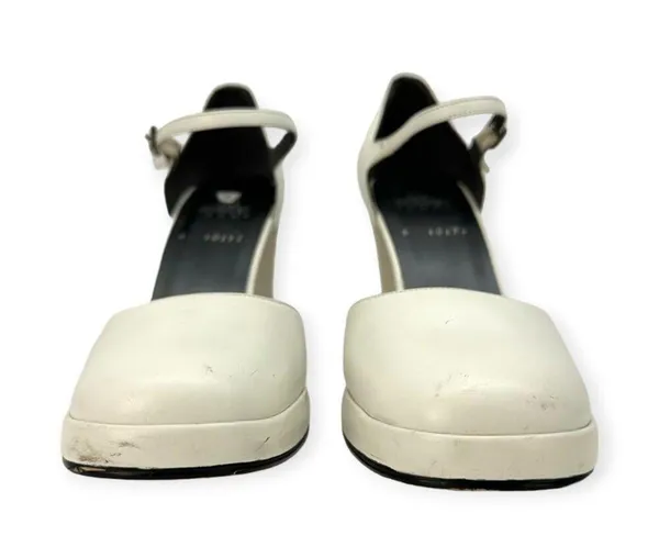 Andrea Coleccion | Size 8 | White Leather Round Toe Chunky 4 Inch High Heel Pump - Image 2