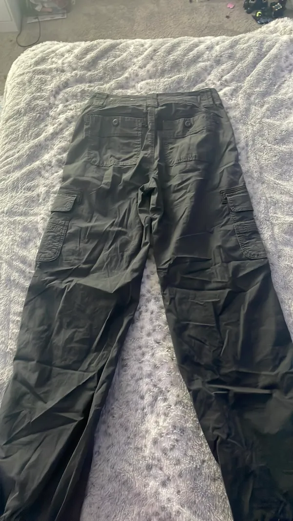 American Eagle cargo pants - Image 3