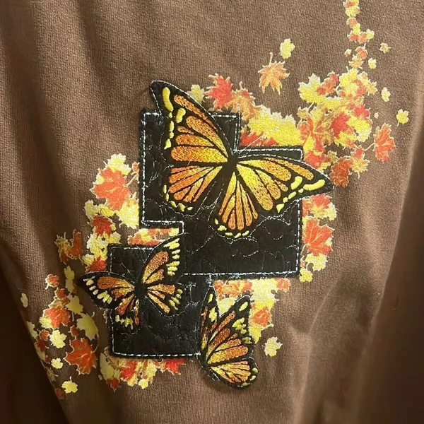 ✨Country Store Butterfly Crewneck Sz Large Sweatshirt Embroidery Logo✨ - Image 9