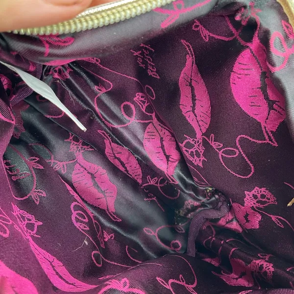 Betsey Johnson Gold‎ Quilted Heart Wristlet - Image 4