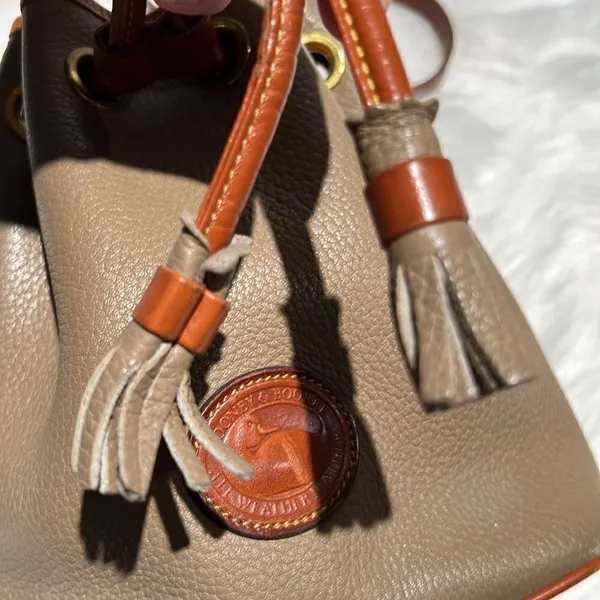 Dooney & Bourke Pebble Grain Drawstring Bucket Bag‎ Crossbody Fisherman Core B89 - Image 4