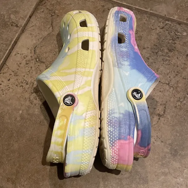 CROCS White Pastel Tie Dye Clog Sandal Shoes Unisex Mens 7 Womens 9 - Image 10
