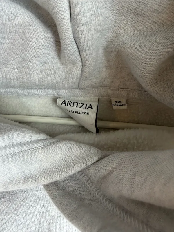Aritzia Sweatfleece Hoodie - Image 2