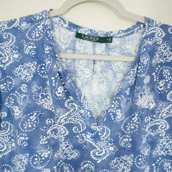 Lauren Ralph Lauren Women's Size Medium Blue Paisley Cotton Split V-Neck Tee - Image 3