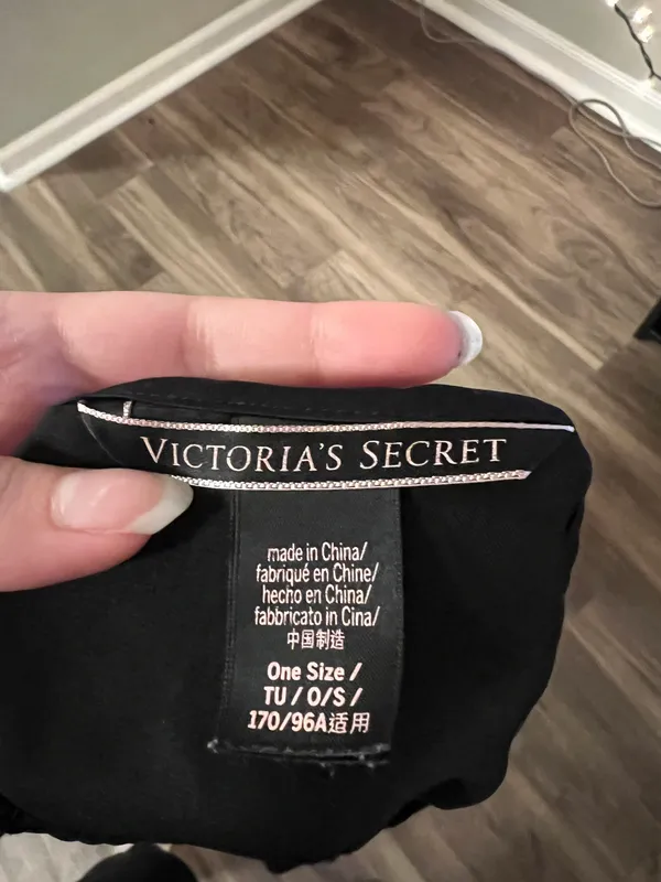 Victoria's Secret Black Satin Kimono - Image 4