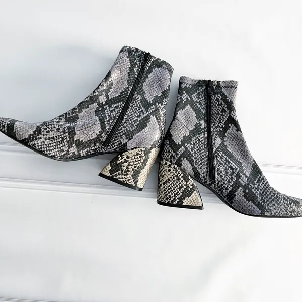 Steve Madden Edith Snake Print Ankle Booties Pointed Toe Block Heel Western Glam - Image 4