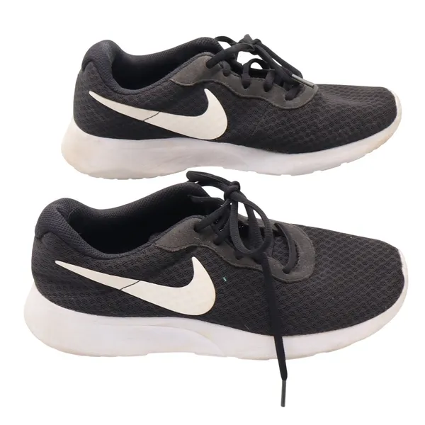 Nike Tanjun Womens 8.5 Running Shoes Black White Low Top Mesh Good - Image 3