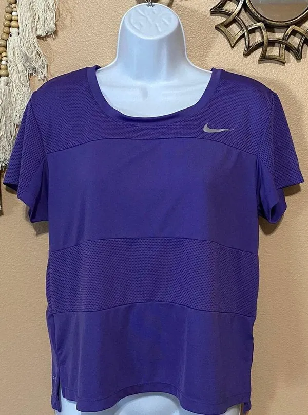 Nike cropped tee - Image 2