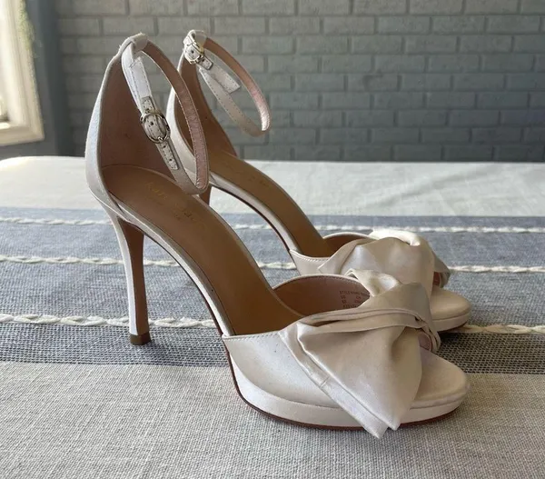 Kate Spade Bridal Bow Heeled Sandals Platform Ivory Satin Size 6 - Image 6