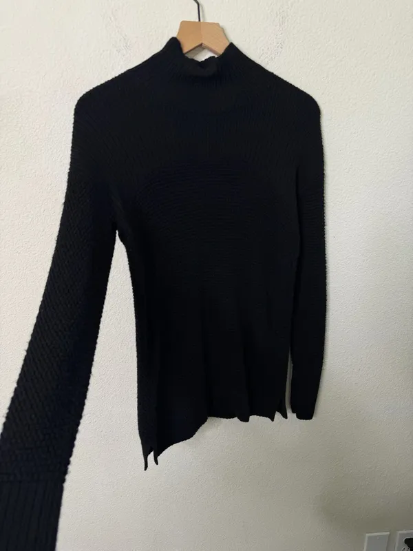 Lululemon Warm & Restore Sweater Black Washable Merino Wool Turtleneck‎ Size 2 - Image 2
