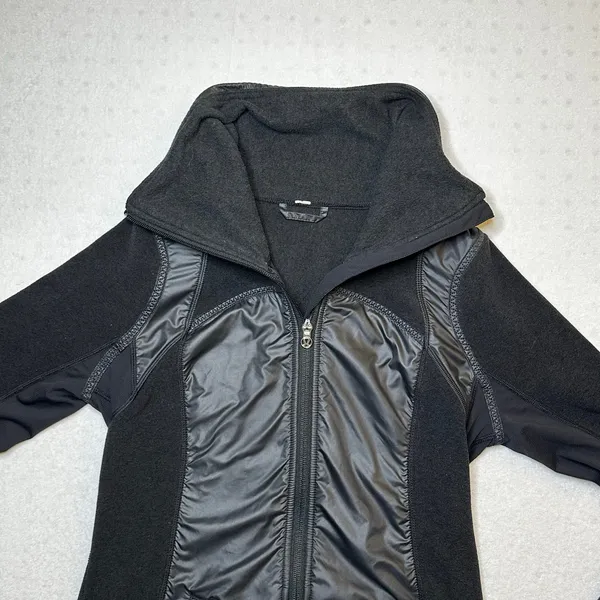 Lululemon Women’s Run Gust Buster Jacket Black Full Zip Athletic - Image 2