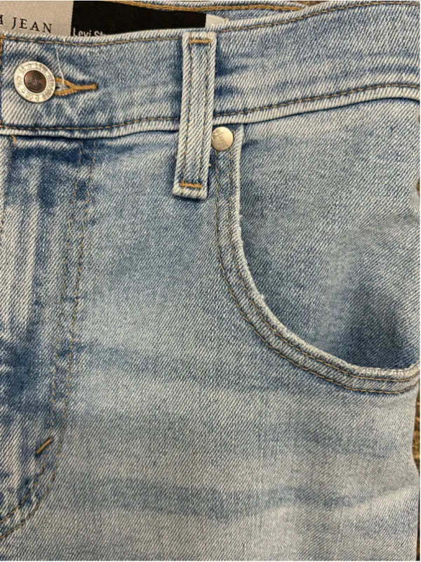 Levi’s SilverTab Mom Jeans Women’s W26 L27 Light Wash Distressed‎ High Rise - Image 10