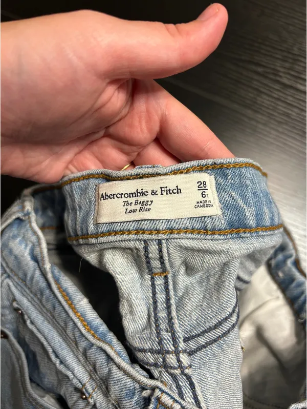 Abercrombie Low-Rise Baggy Jeans - Image 2