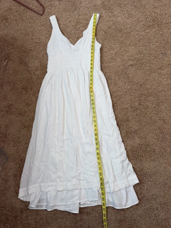 Abercrombie & Fitch white v-neck linen dress - Image 7